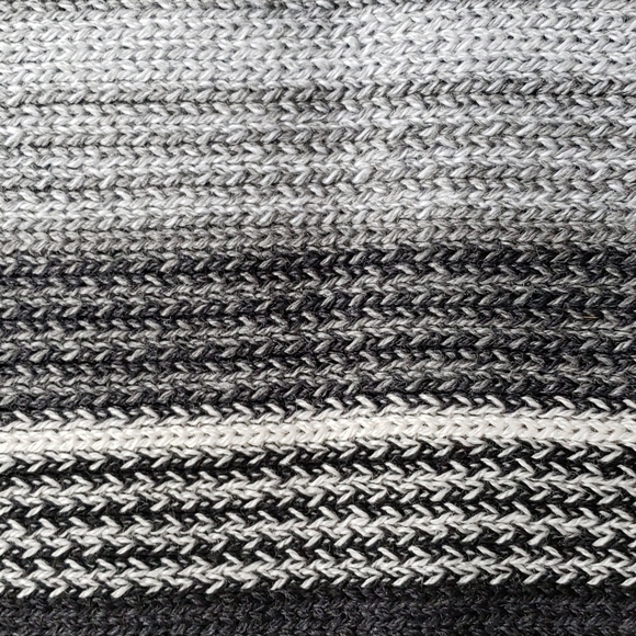 Express Wool Scarf - Picture 3 of 3